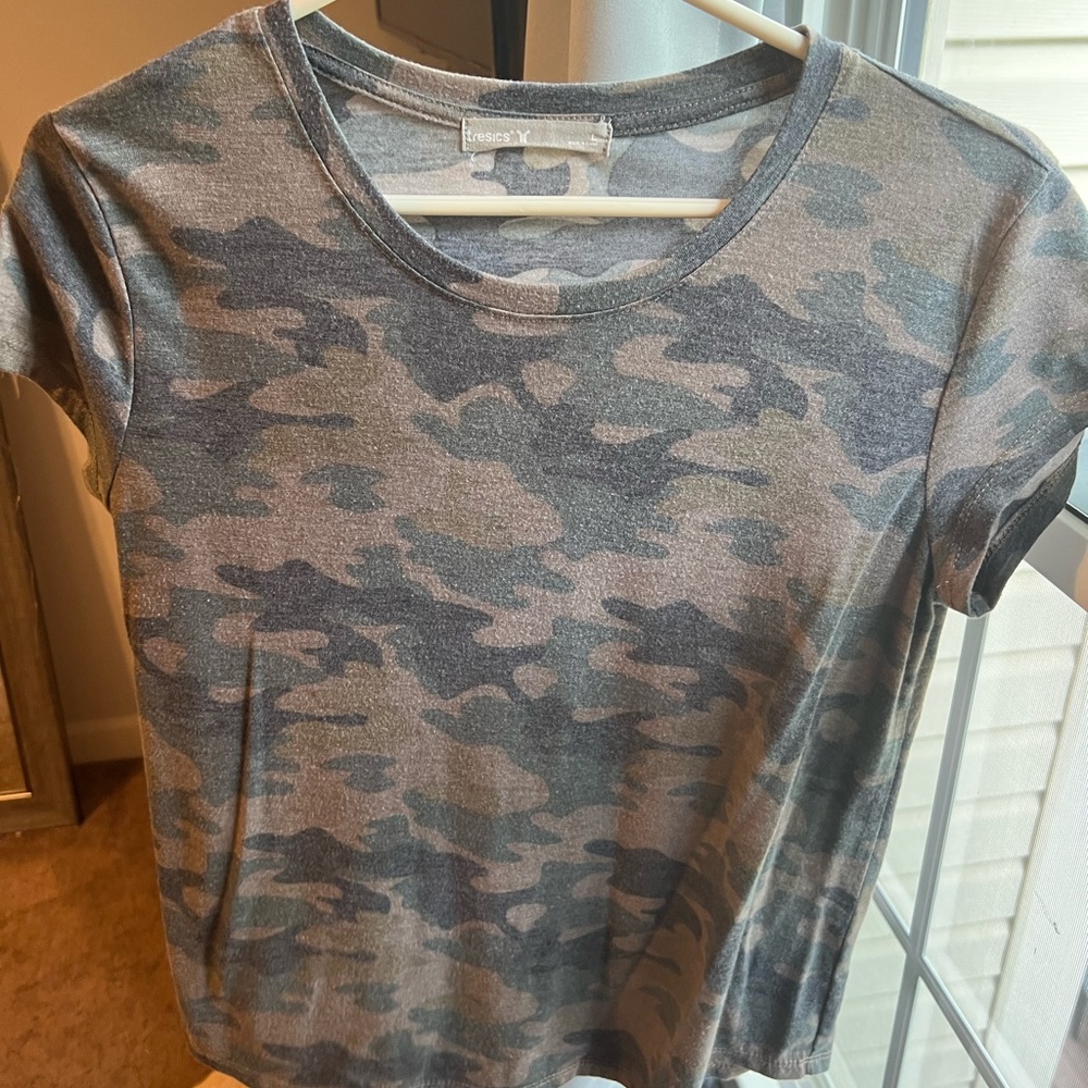 Camo tee